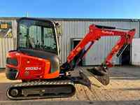 Mini-excavatrice sur chenilles d'occasion Kubota KX030-4, capacité de levage élevée de 3 tonnes, cabine fermée, moteur Kubota certifié CE