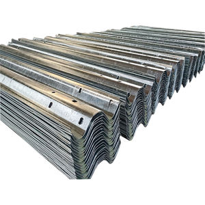 מעקה פלדה עמיד להגנה על כביש באזורים במהירות גבוהה מחוזקת הרכבת עם 1200 גרם/m2 ציפוי אבץ לשימוש בטוח - Product Image 1