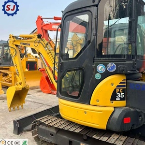 Mini-excavatrice sur chenilles Komatsu PC35MR d'occasion, d'origine japonaise, modèles PC30 et PC56, en bon état, pour chantier, ferme et jardin. - Product Image 5