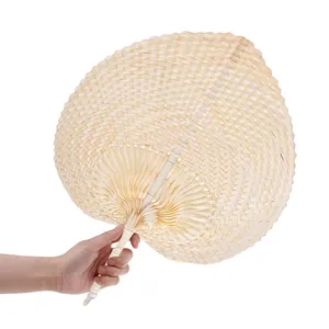 Z846 Traditionele Chinese Ambachtelijke Huwelijksgeschenken Perzik Rieten Natuurlijke Kleur Palm Fans Handgemaakte Palm Bladeren Hand Fan