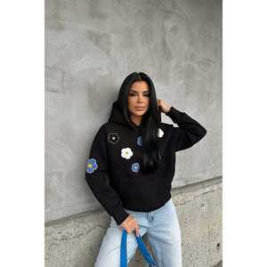 Sweat-shirt à capuche brodé fleurs Astrid noir pour femme, taille XS, style mignon avec col à capuche et décoration à trous pour l'hiver - Product Image 3