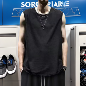 Ensemble de sport décontracté pour homme : Maillot de basketball respirant en soie glacée à séchage rapide et short tendance pour jeunes - Product Image 1