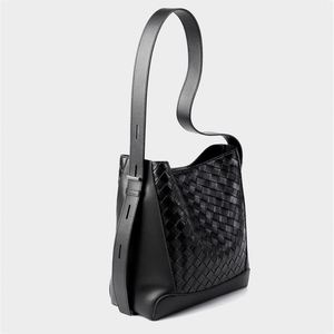Wholesale Fashion Genuine Leather Woven Lady Bucket <b>Bag</b> Zipper Crossbody <b>Messenger</b> Shoulder Tote Braided Waterproof Soft - Product Image 5