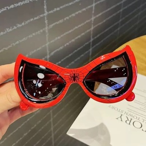 Lunettes de soleil Spiderman pour enfants, lunettes de soleil de dessin animé avec protection UV400 pour garçons, design cool en forme de toile d'araignée, lunettes pour enfants - Product Image 4