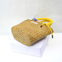 Sac cabas en paille tressé fait main, style panier, avec anse, vintage européen et américain, avec cordon décoratif de couleur assortie