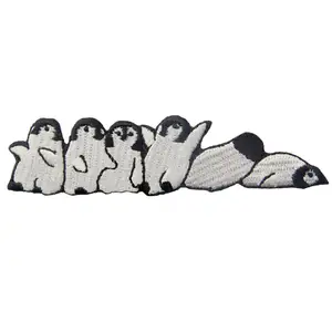 प्यारा पेंगुइन कशीदाकारी कढ़ाई पैच पर सीना पर पैच पिपली लोहा