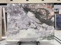 Dalle de quartzite rose fumé marbré rose macaron avec veines grises, élégante, pour la décoration de villas et de maisons