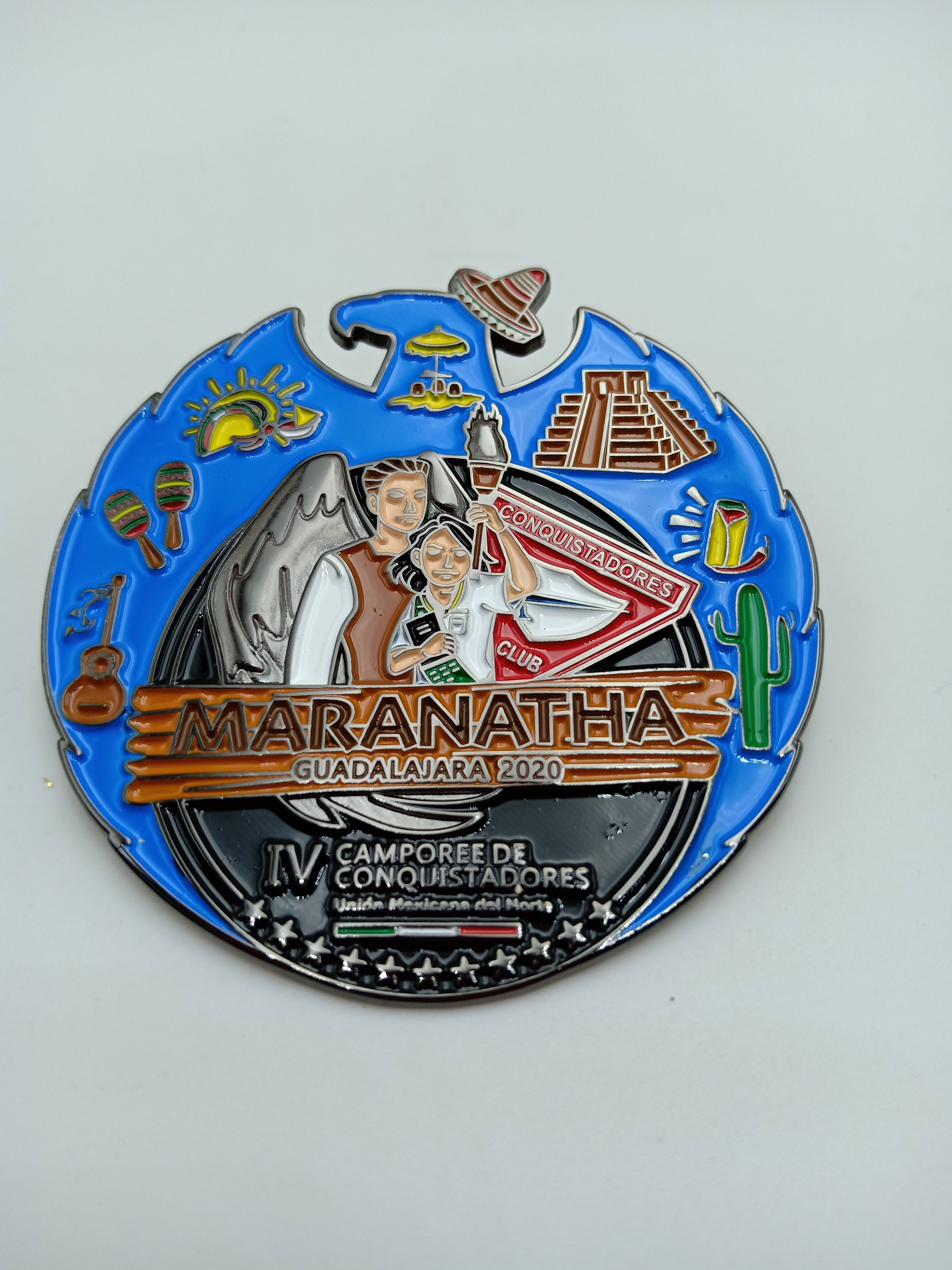 Broche en émail doux