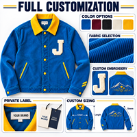 Veste en velours côtelé bleu sur mesure pour homme avec patch lettre en chenille, col contrastant jaune, boutons-pression, poches passepoilées, OEM ODM, faible MOQ