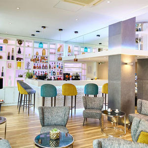 طاولة بار بتصميم ماسي للفنادق ومحطات القهوة والبوفيهات وطاولات السلطة للمطاعم - Product Image 3