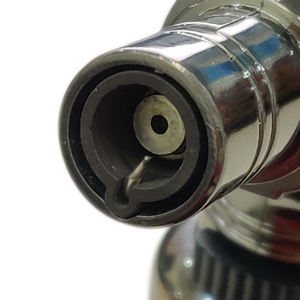 Nouvelle Arrivée 2025 – Briquet Torche de Camping Classique en Forme de Pistolet avec Logo Personnalisé, Durable, Coupe-Vent et Rechargeable - Product Image 4