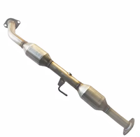 Vente en gros Nouveau catalyseur céramique à haut débit Euro1-5 en acier inoxydable pour tuyau d'échappement Hilux Marque YueYang Garantie 1 an 2.5D-4D