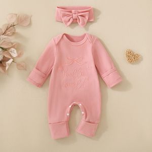 Tutina a Maniche Lunghe in Maglia Waffle per Neonati con Fascia per Capelli, Set Morbido con Ricami per Neonati - Product Image 2