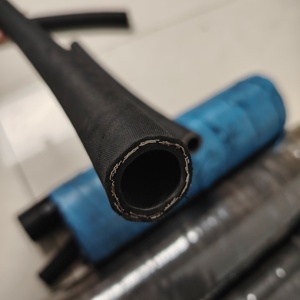 디젤 흡입 및 납기를 위한 산업용 합성 고무 연료 유 및 가솔린 호스 맞춤형 절단 서비스 제공 - Product Image 2