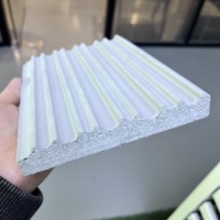 Losa de Cemento Perforada Decorativa con Ranuras Arqueadas Industriales para Revestimiento de Paredes y Puertas de Tiendas de Té con Leche al Aire Libre y Uso en Interiores de Villas