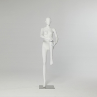 Mannequin femme en FRP grandeur nature avec tête, pose debout sportive, original européen, vitrine de vêtements
