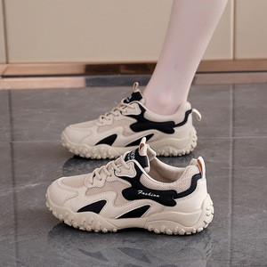 Nuevo estilo de zapatillas deportivas Ashen a la moda para mujer, zapatillas de senderismo versátiles y casuales. - Product Image 1