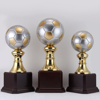 Grand trophée de football en résine et métal, trophée de joueur, récompense pour compétition de golf, trophée en métal avec base en bois