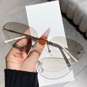 <b>Sunglasses</b> Women <b>Gradient</b> Lens UV400 Metal Frame Class 2 Sunshades For Outings Cycling Driving Parties - Product Image 4