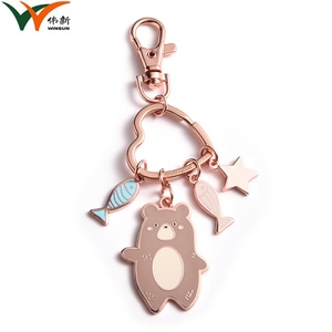 Porte-clés personnalisé en métal émaillé doux, motif dessin animé mignon - Product Image 3