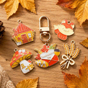 Portachiavi Personalizzato in Lega di Zinco con Smalto Morbido a Tema Autunnale e del Ringraziamento: Tacchino, Zucca, Foglia d'Acero, Scoiattolo - Ornamento Festivo Autunnale - Product Image 5