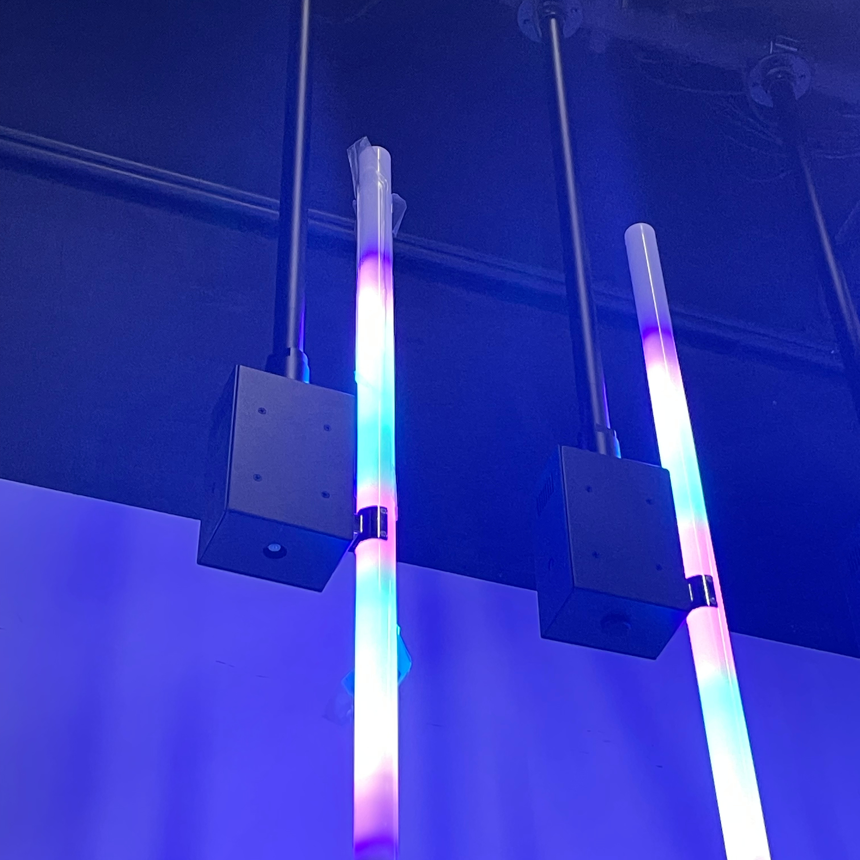 Programmable Rotating IP65 Rated DMX512 Controlled PC Material RGB LED Pixel Tube Light with Beam for Stage Events Nightclub