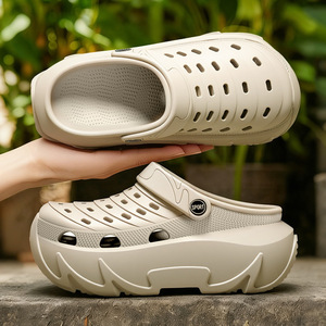 Zapatos Crocs Inmpea Negros de Verano, Zuecos Impermeables para Exteriores, Unisex para Hombre y Mujer - Product Image 2