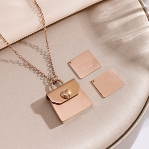 Collier avec pendentif en acier inoxydable personnalisé en forme d'enveloppe cœur ouvrable, avec message d'amour caché gravé, carte de message secret - Product Image 5