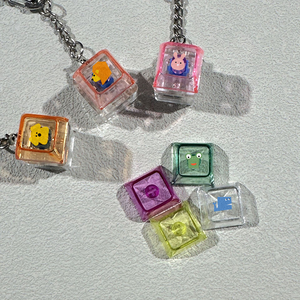 Llavero Personalizado con Cualquier Forma, Impresión UV, Llavero para Teclado, Venta al por Mayor, Interruptor de Teclado Mecánico, Regalo Promocional - Product Image 4