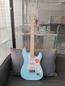 Kit de guitare DIY de haute qualité, modèle OEM ST, personnalisable, avec pont Tremolo, corps en tilleul, micros S-S-H, multicolore - Product Image 5