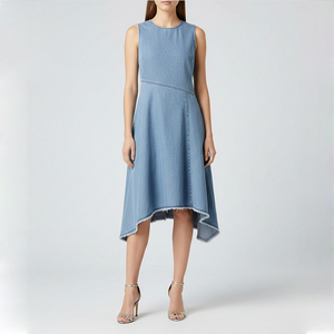 Abito midi in denim con design asimmetrico <span class=keywords><strong>e</strong></span> orlo sfrangiato per <span class=keywords><strong>donna</strong></span>, senza maniche, in <span class=keywords><strong>jeans</strong></span> blu, con scollo rotondo <span class=keywords><strong>e</strong></span> orlo irregolare. - Product Image 1