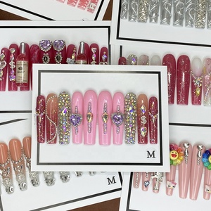 10 Pezzi <span class=keywords><strong>Unghie</strong></span> Finte Lunghe in Acrilico Spesso, Fatte a Mano, con Decorazioni Splendide ed Eleganti, <span class=keywords><strong>Unghie</strong></span> Finte Manuali Press-on, Vendita all'Ingrosso - Product Image 3