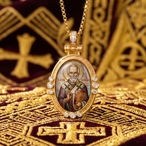 Colgante Ovalado de San Nicolás el Milagrosino con Imagen Personalizada, Regalo de Pascua Ortodoxo, Chapado en Oro de 18K, Latón con Circonitas, Joyería - Product Image 1