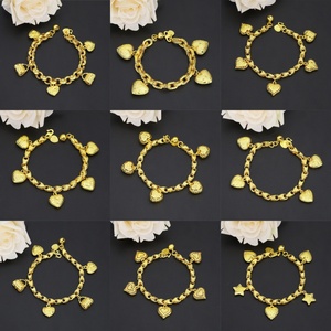 JXX Venta al por Mayor de Pulseras de Moda para Mujer con Dijes de Corazón en Latón Chapado en Oro en Varios Estilos - Product Image 1