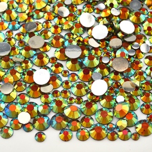 Oleeya Vente en gros de strass 10000 pièces/sac, tailles mixtes SS6-SS30, strass en résine argentés à dos plat pour la décoration des ongles - Product Image 2