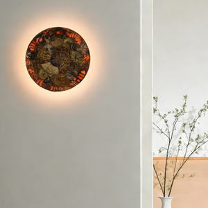 Lámpara de Pared LED con Rebanada de Concha de Amonita Pulida, Diseño Moderno y Minimalista para Decoración de Interiores - Product Image 1