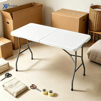 Table pliante blanche de 6 pieds pour événements, mariages et rassemblements, avec design à pliage central pour un rangement facile - Vente en gros