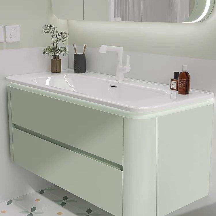 สีเขียวอ่อน