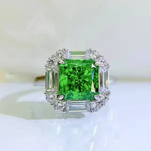 Moda personalidad corte esmeralda Zirconia cúbica CZ anillo de compromiso anillo de simulación de diamante de alto carbono para mujeres