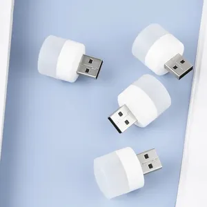 مصباح إضاءة ليلية بمنفذ USB, مصباح إضاءة ليلية بمدخل USB صغير الحجم يُشحن بواسطة الكمبيوتر المحمول ، مصباح قراءة يوفر الحماية من العين ومزود بمنفذ USB قابل للحمل