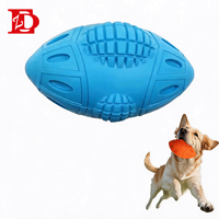 Zhierde Hotsale Grosir Mainan Anjing Karet Alam Ramah Lingkungan Bercahaya Bentuk Bola Rugby, Mainan Kunyah untuk Kucing Kecil