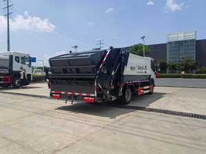 Dongfeng 7. 5m3 Xe tải rác 2025 thiết kế container mới nhất với Nắp thủy lực 2.2m Chiều cao xe - Product Image 4