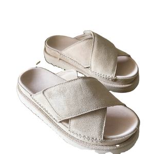 Nouvelles pantoufles d'intérieur Uggs <span class=keywords><strong>style</strong></span> été respirantes pour hommes et femmes, pantoufles de couple polyvalentes, pantoufles d'extérieur - Product Image 1