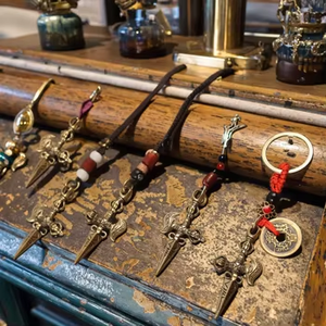 พวงกุญแจทางศาสนา Tantric Crescent axe Vajra pestle ห้อยระย้าแนววินเทจทำจากทองแดงแท้พังก์ - Product Image 5