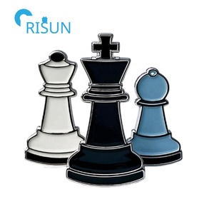 Épingles à revers personnalisées en émail pour les fans de l'échecs, fabricant de pièces d'échecs en émail personnalisées, épingles à revers en émail pour les fans de l'échecs, badges, broches, épingles en émail personnalisées pour les fans d'échecs - Product Image 6