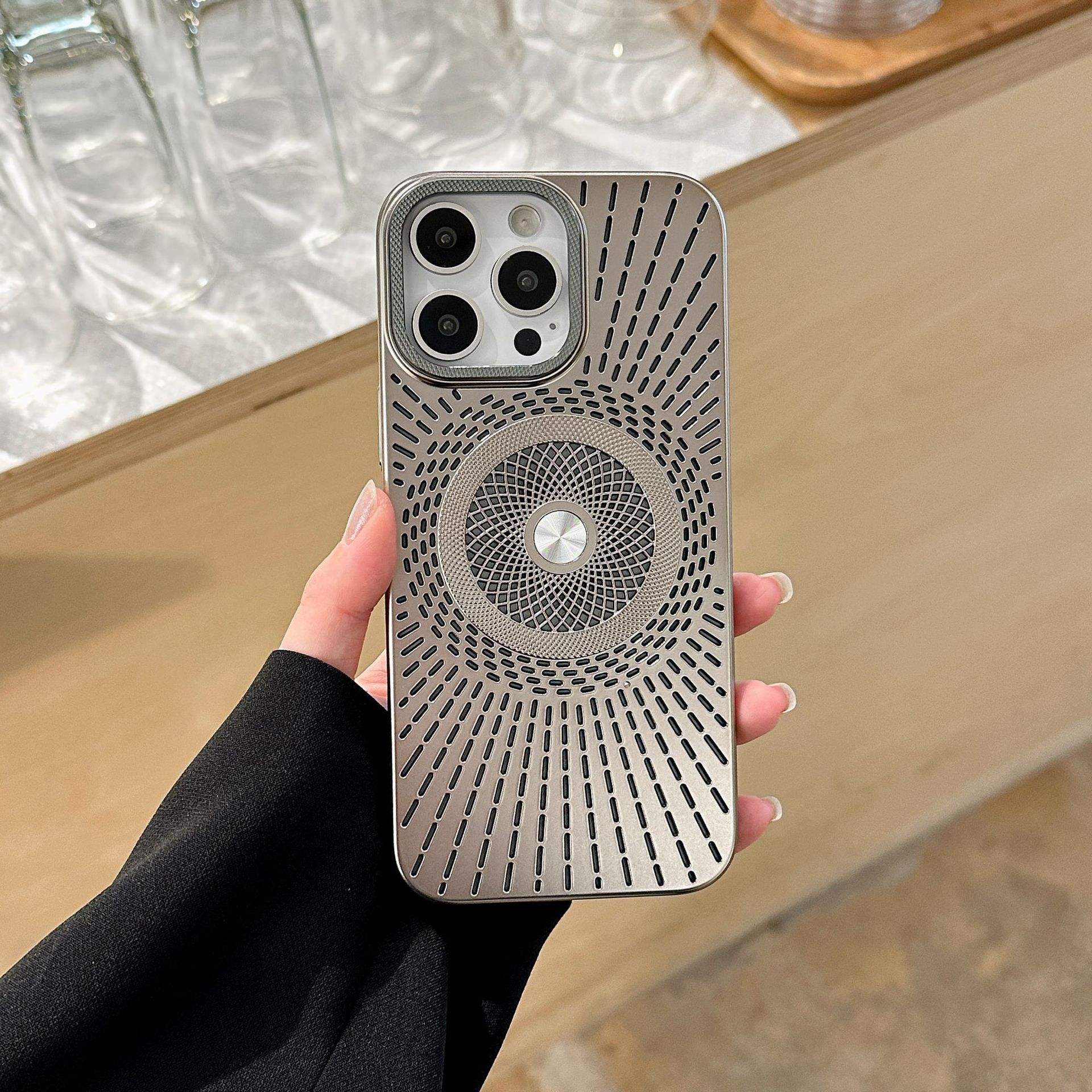 สีเทาไทเทเนียม