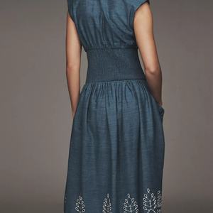 Robe d'été décontractée Tommie avec broderie florale, garniture en jean à œillets, ceintures en dentelle décoratives, taille naturelle respirante pour l'été - Product Image 2