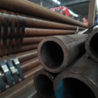 GB/T 8163 20 #   Tube en acier sans soudure laminé à chaud 76 mm DE x 5,0 mm de paroi pour pipeline d'eau haute pression, taille personnalisée