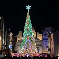 Massive künstliche Weihnachten dekorative große Metallrahmen LED-Lichter Weihnachts baum für Einkaufs zentrum Dekoration im Freien