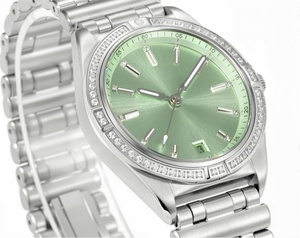 Reloj automático mecánico simple y elegante con reserva de marcha, bisel de cristal de zafiro con diamantes incrustados. - Product Image 2